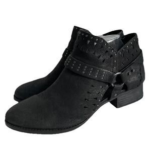Vince Camuto Calley Leather Studded Harness Ankle Boots Black Booties Size 10
